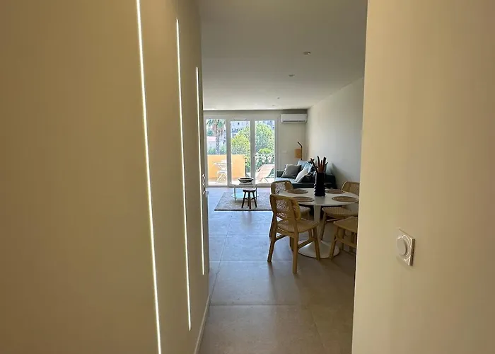 Апартаменти Le Bleu De Giens