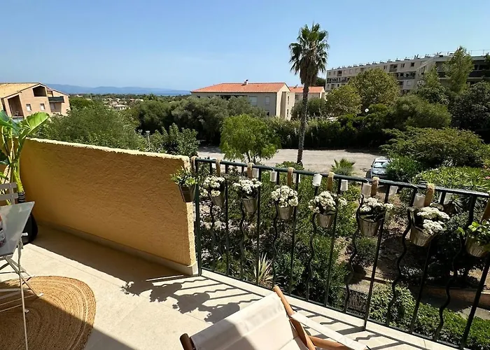 Апартаменти Le Bleu De Giens